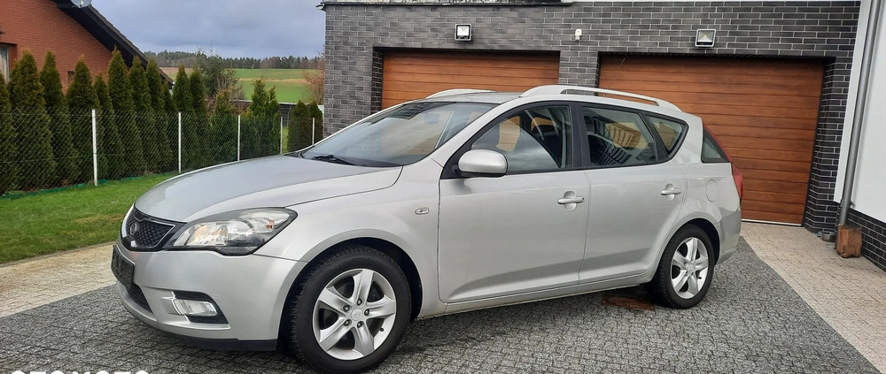 Kia Ceed cena 18700 przebieg: 236000, rok produkcji 2012 z Słupsk małe 326